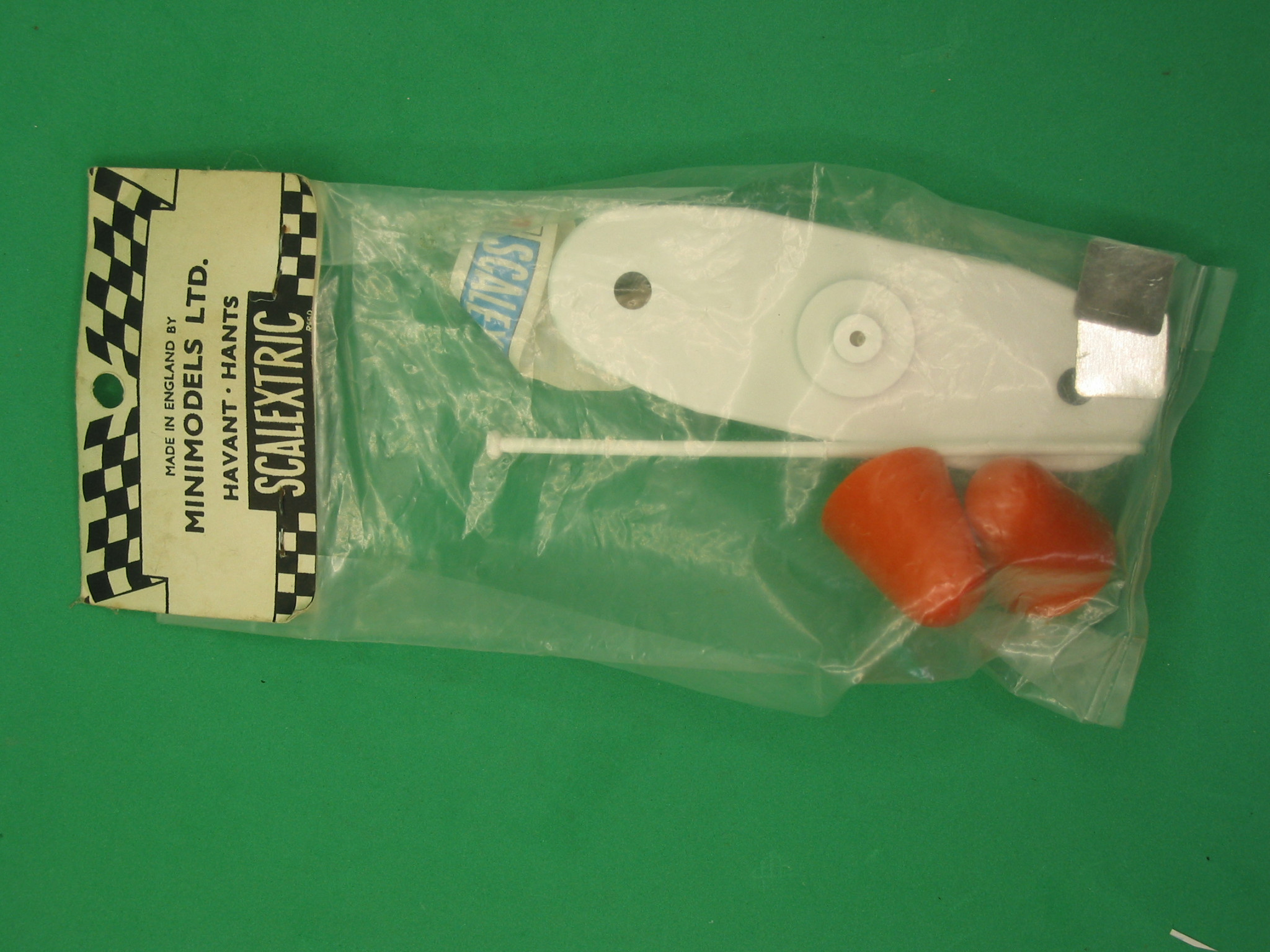 ORIGINAL SCALEXTRIC YS272 ISLAND HAZARD NEVER OPENED IN ORIGINAL BAG