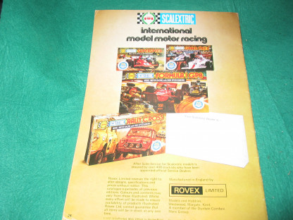 VINTAGE SCALEXTRIC catalogue 1976 17th  edition  good condition - Image 3