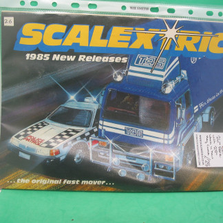 VINTAGE  SCALEXTRIC  CATALOGUE  26TH EDITION VERY RARE -ITS WITH A 25TH WHICH IS HOW THEY CAME - REALLY HARD TO SOURCE