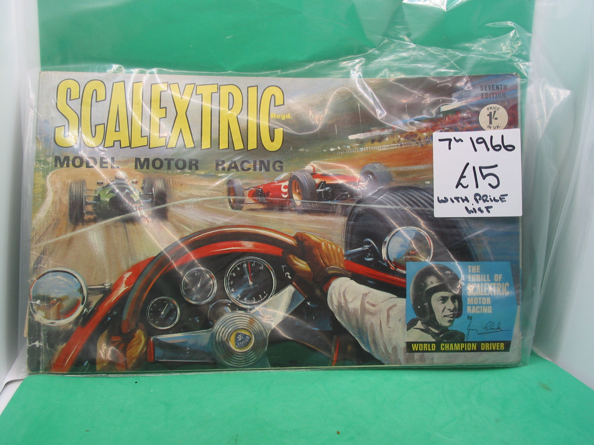 VINTAGE SCALEXTRIC CATALOGUE 7TH 1966 VERY GOOD CONDITION WITH A PRICE