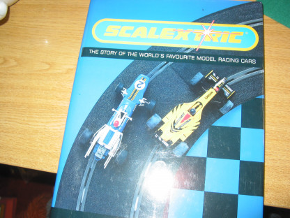 book SCALEXTRIC The Story of the World's Favourite Model Racing Cars by Rod Green  pre owned excellent condition