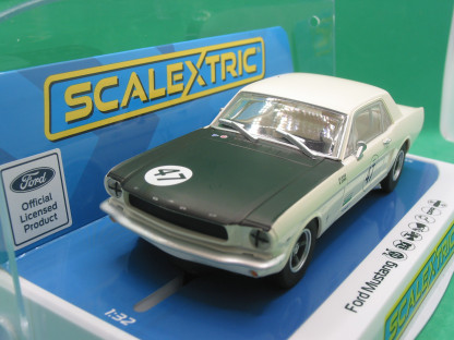 SCALEXTRIC C4353 FORD MUSTANG BILL AND FRED SHEPHERD GOODWOOD REVIVAL BNIB - Image 4