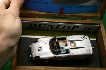MODELANT SLOT CARS hand made in Barcelona PORSCHE 718 W-RS  Edgar Barth/Herbert  Linge  silver #28 lm 1963 mint in its stunning wooden box - Image 7