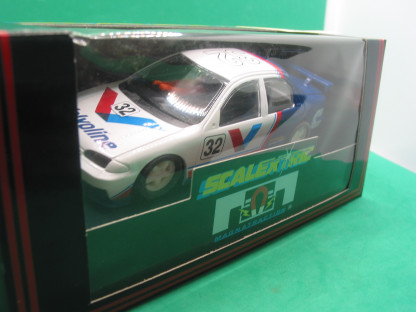 SCALEXTRIC  C2044 FORD MONDEO VALVOLINE #32    MINT BOXED IN ORIGINAL CRISP BLACK BOX WITH YELLOW  END LABEL  COLLECTORS CONDITION - Image 4