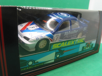 SCALEXTRIC  C692 MONDEO VALVOLINE #3  MINT BOXED IN ORIGINAL CRISP BLACK BOX WITH YELLOW END LABEL  COLLECTORS CONDITION - Image 4