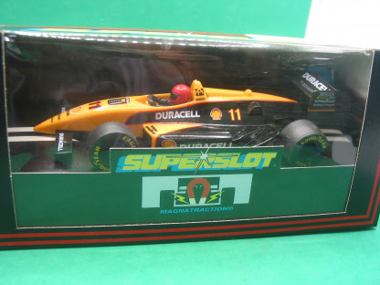 SCALEXTRIC (SUPERSLOT BOX) H820 INDY DURACELL    MINT BOXED IN ORIGINAL CRISP BLACK BOX WITH YELLOW END LABEL THE FLAP WITH THE LABEL DOES HAVE SOME SLIGHT DISCOLOUR BUT STILL COLLECTORS CONDITION
