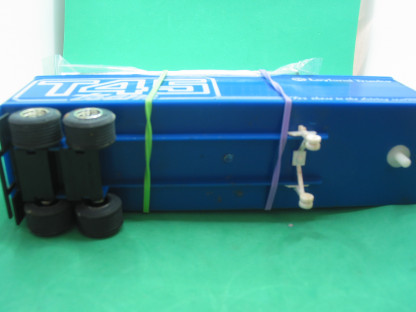 SCALEXTRIC T45 LEYLAND ROAD TRAIN nice condition - the white base of the truck is still white and not faded - chrome is on its sprue truck appears to be unrun - the box is included but would describe only as fair - Image 9