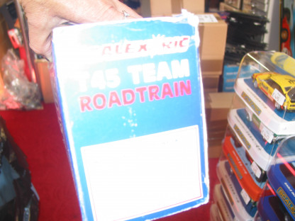 SCALEXTRIC T45 LEYLAND ROAD TRAIN nice condition - the white base of the truck is still white and not faded - chrome is on its sprue truck appears to be unrun - the box is included but would describe only as fair - Image 3
