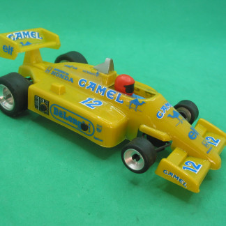 SCALEXTRIC SPANISH 7038 SRS LOTUS CAMEL VERY GOOD PLUS UNBOXED