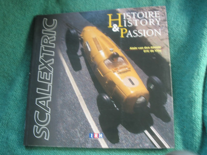 book (Dual language- French/English ) HISTOIRE HISTORY AND PASSION ALAIN VAN DEN ABEELE ERIC DE VILLE PRE OWNED AND READ VERY GOOD