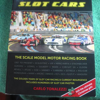 book AMAZING HOBBIES SLOT CARS THE SCALE MODEL MOTOR RACING BOOK SOFT BACKED COVERS LOTS OF BRANDS  CARLO TONALEZZI VERY GOOD CONDITION