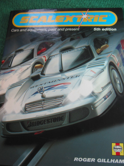 book SCALEXTRIC CARS AND EQUIPMENT PAST AND PRESENT  5TH EDITION VERY GOOD  CONDITON