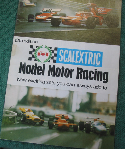 SCALEXTRIC  CATALOGUE 13th     EDITION  1976 rare hard to source catalogue vg+ condition