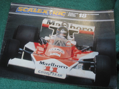SCALEXTRIC  CATALOGUE 18th     EDITION  1977  vg+