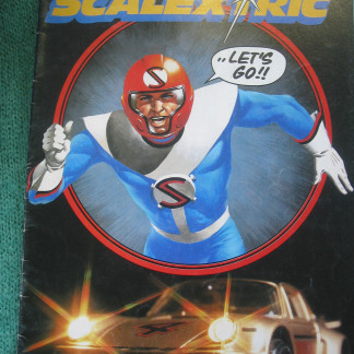 SCALEXTRIC  CATALOGUE 22nd   EDITION  1981  + price list vg+
