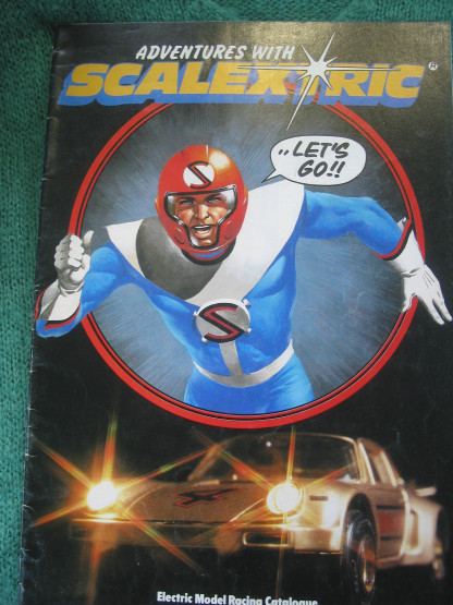 SCALEXTRIC  CATALOGUE 22nd   EDITION  1981  + price list vg+