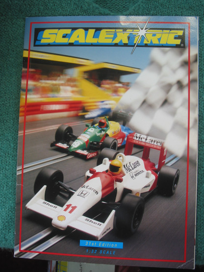 SCALEXTRIC  CATALOGUE 31st   EDITION  1990 + price list EXCELLENT