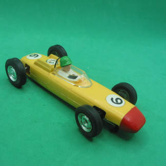 TRIANG SCALEXTRIC c73 PORSCHE FORMULA JUNIOR YELLOW #6 REPRO REAR TYRES VG