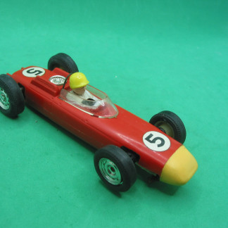 TRIANG SCALEXTRIC c73 PORSCHE FORMULA JUNIOR RED #5  REPRO REAR TYRES  VG