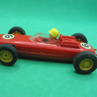 TRIANG SCALEXTRIC  C86 PORSCHE FORMULA JUNIOR RED #6  REPRO REAR TYRES  VG