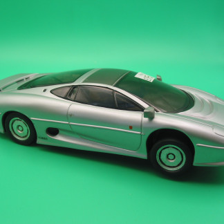 SCALEXTRIC C257  JAGAUR XJ220 SILVER WORKING LIGHTS FRONT/REAR AND BRAKE    VERY GOOD   UNBOXED
