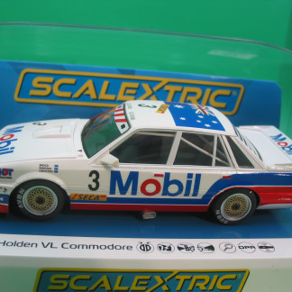 SCALEXTRIC C4549 HOLDEN VL COMMODORE SPA 1987 HOLDEN DEALER TEAM BNIB