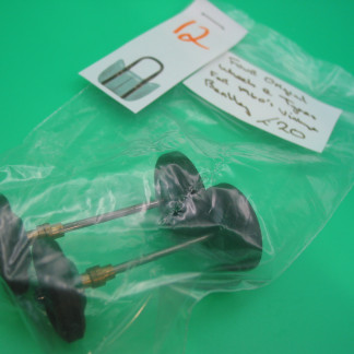 ORIGINAL SCALEXTRIC SPARE  FOUR ORIGINAL WHEELS AND TYRES FOR 1960'S VINTAGE BENTLEY  (REF 12)