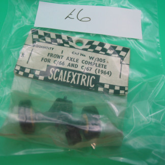 ORIGINAL SCALEXTRIC SPARE W/305 (1964) FRONT AXLE COMPLETE FOR C66 AND C67 IN ORIGINAL PACKET (REF 7)