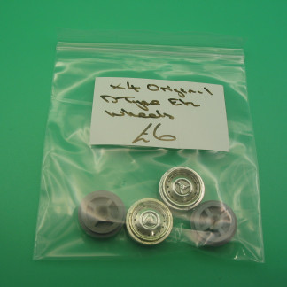 SCALEXTRIC ORIGINAL SPARE 4 X D TYPE ETC WHEELS  EXCELLENT (REF52)