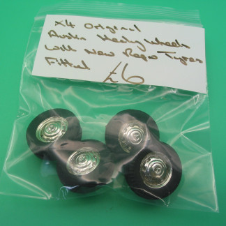 SCALEXTRIC ORIGINAL SPARE  4 X AUSTIN HEALEY WHEELS WITH NEW REPRO TYRES FITTED (REF 61)