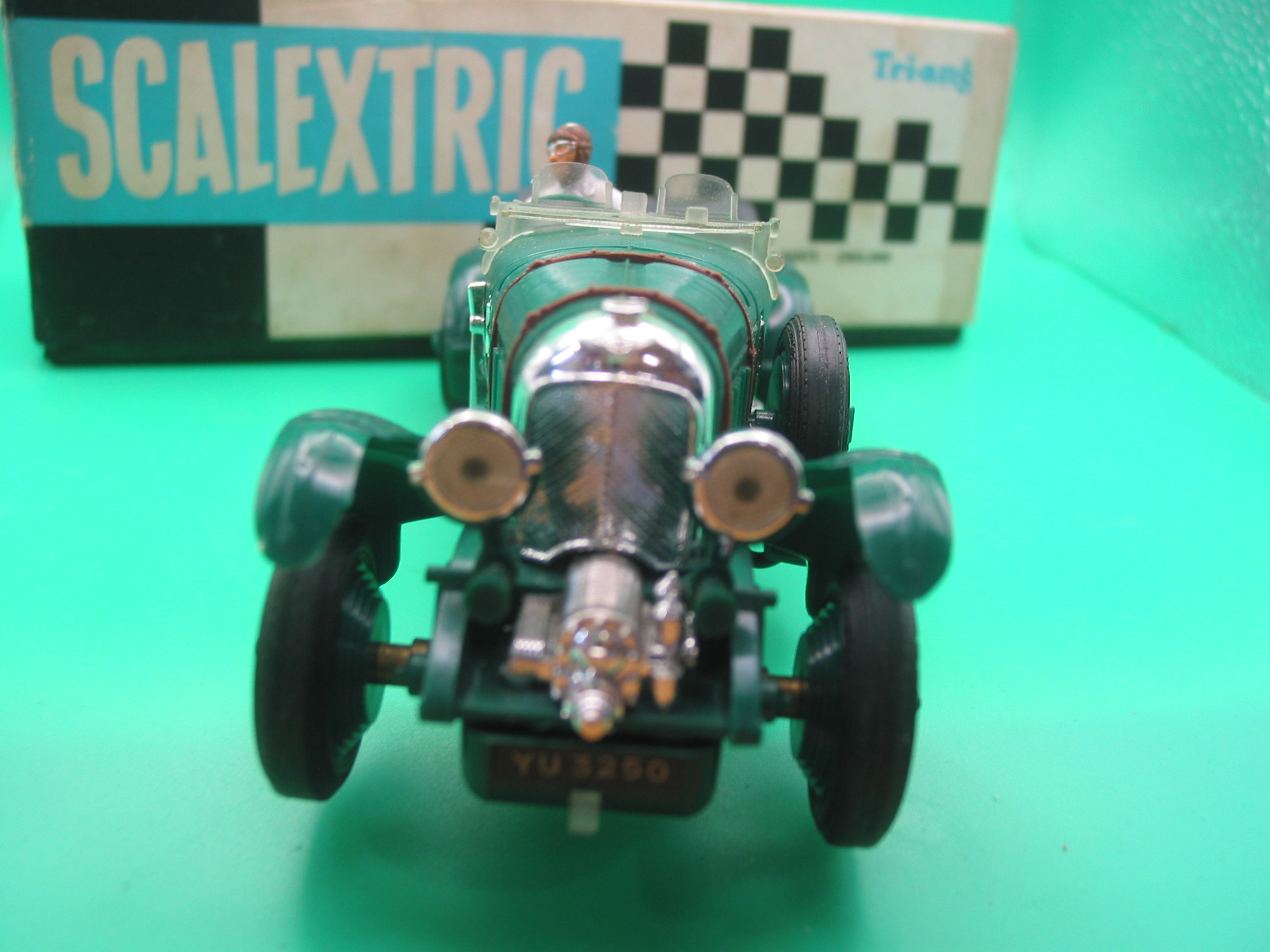 VINTAGE TRIANG SCALEXTRIC C64 BENTLEY GREEN vintage 1960's first issue all original Picture on the box, you can still see the original price £2-9-6 instructions still in the box - Image 7