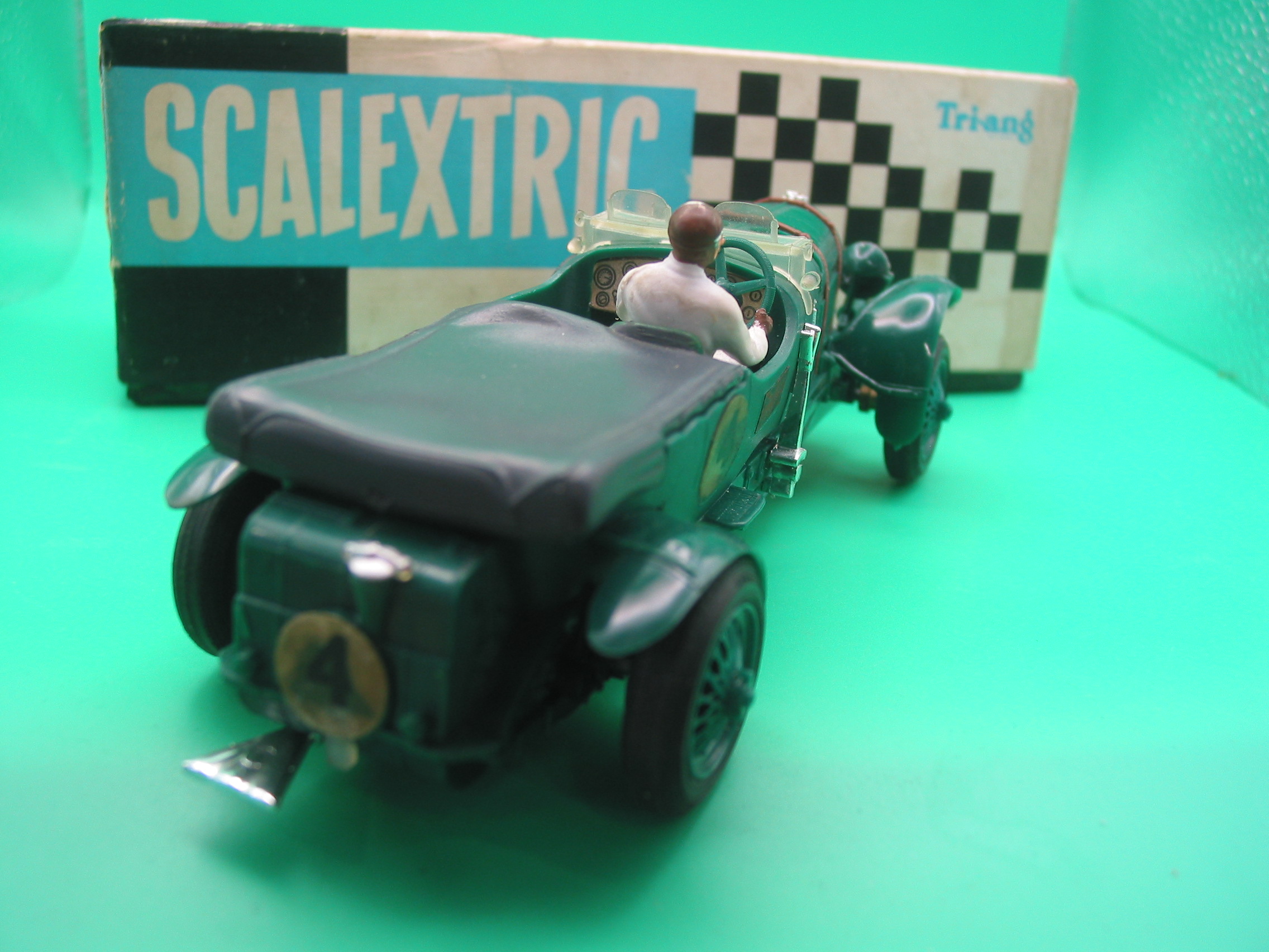 VINTAGE TRIANG SCALEXTRIC C64 BENTLEY GREEN vintage 1960's first issue all original Picture on the box, you can still see the original price £2-9-6 instructions still in the box - Image 5