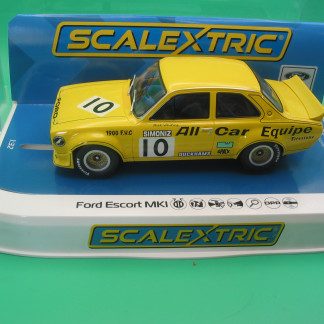 SCALEXTRIC C4590 FORD ESCORT MKl ALL CAR EQUIPE NICK WHITING BNIB