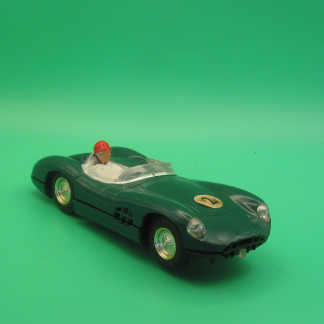 VINTAGE TRIANG SCALEXTRIC C57 E2 ASTON MARTIN DBR1 GREEN All original car with working lights New Tyres fitted to the rear so car runs well vg+