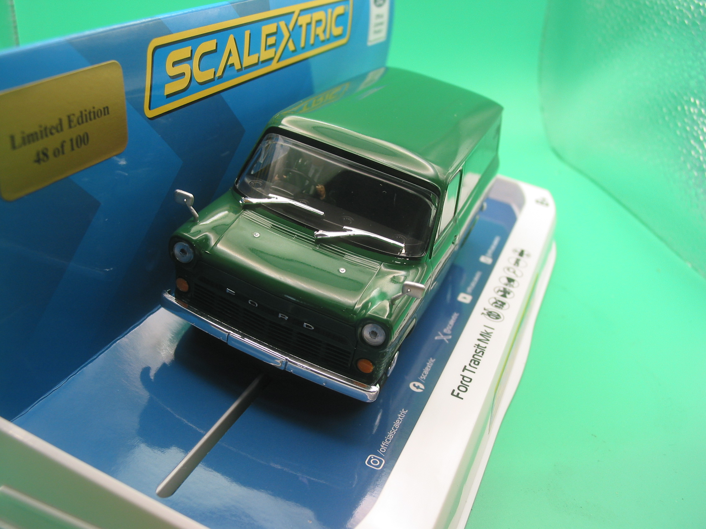 SCALEXTRIC LIMITED EDITION C4648PG FORD TRANSIT MKl PLAIN GREEN limited to 100 pieces - the one you recieve may not be the limited number pictured - Image 6