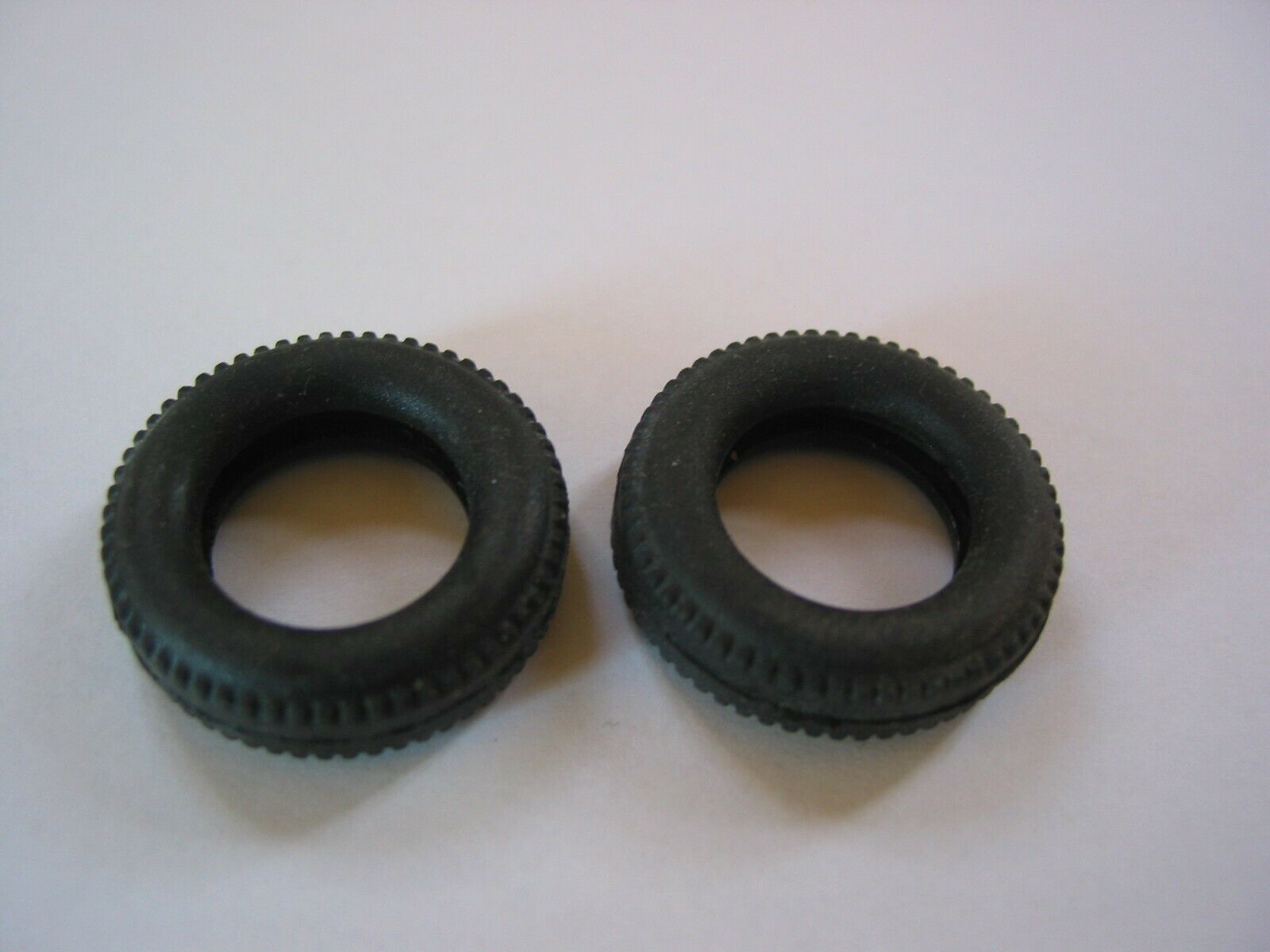 Really Useful Spares Repro Scalextric RUT10 LARGE POWER SLEDGE REAR  TYRE X1 